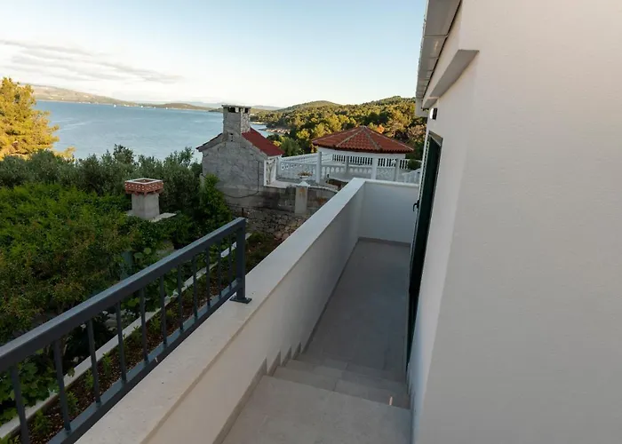 Villa Solenta S Grijanim Bazenom
