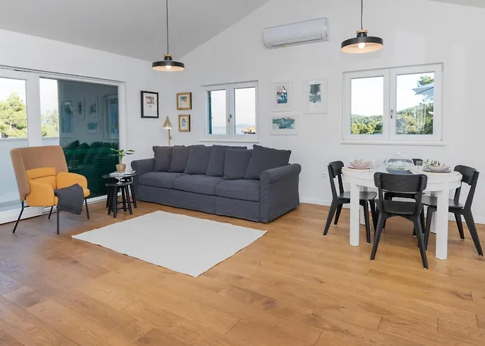 Villa Solenta S Grijanim Bazenom *