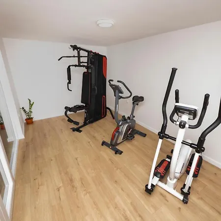 Solenta S Grijanim Bazenom * Stomorska