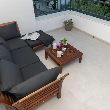 Solenta S Grijanim Bazenom Villa Stomorska