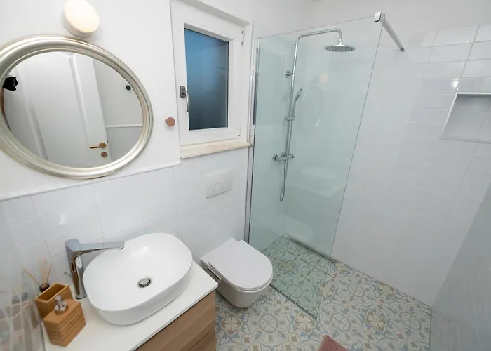 Villa Solenta S Grijanim Bazenom *