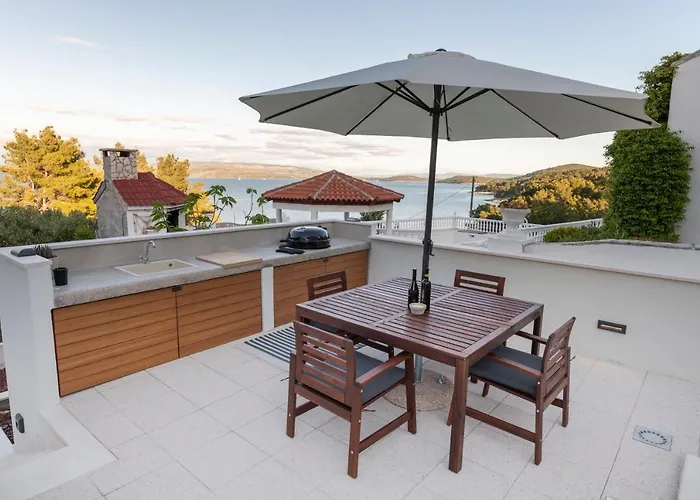 Solenta S Grijanim Bazenom