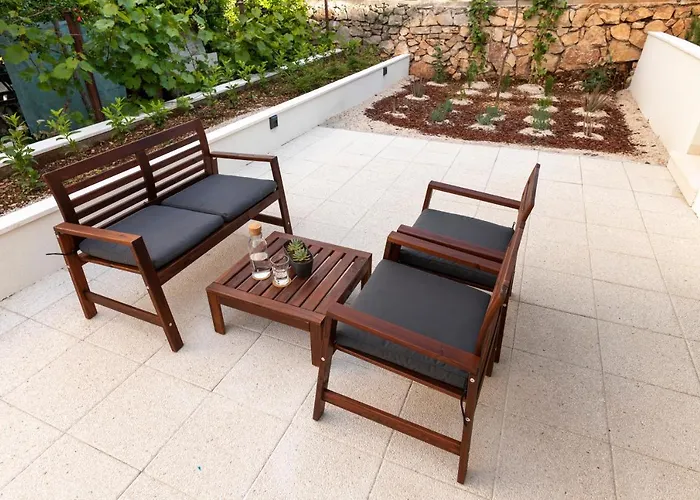 Solenta S Grijanim Bazenom