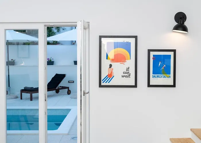 Solenta S Grijanim Bazenom